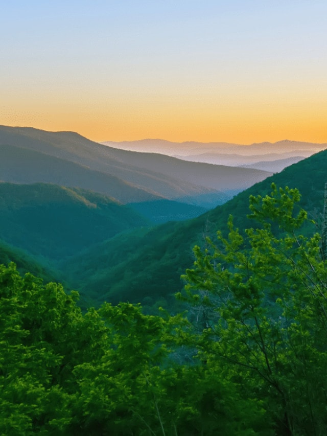 Don't miss the breathtaking views along these best Smoky Mountains hiking trails!