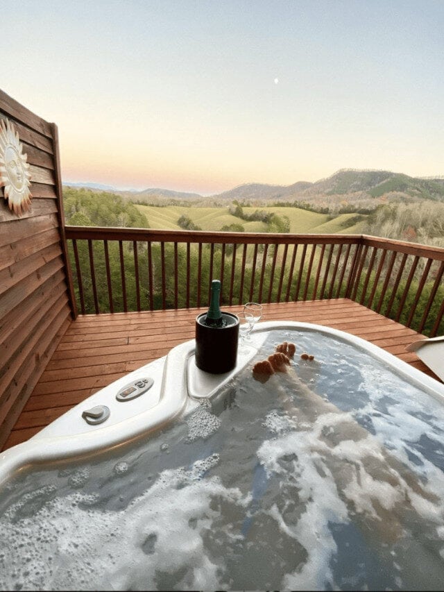 5 BEST Gatlinburg Bed and Breakfast Retreats