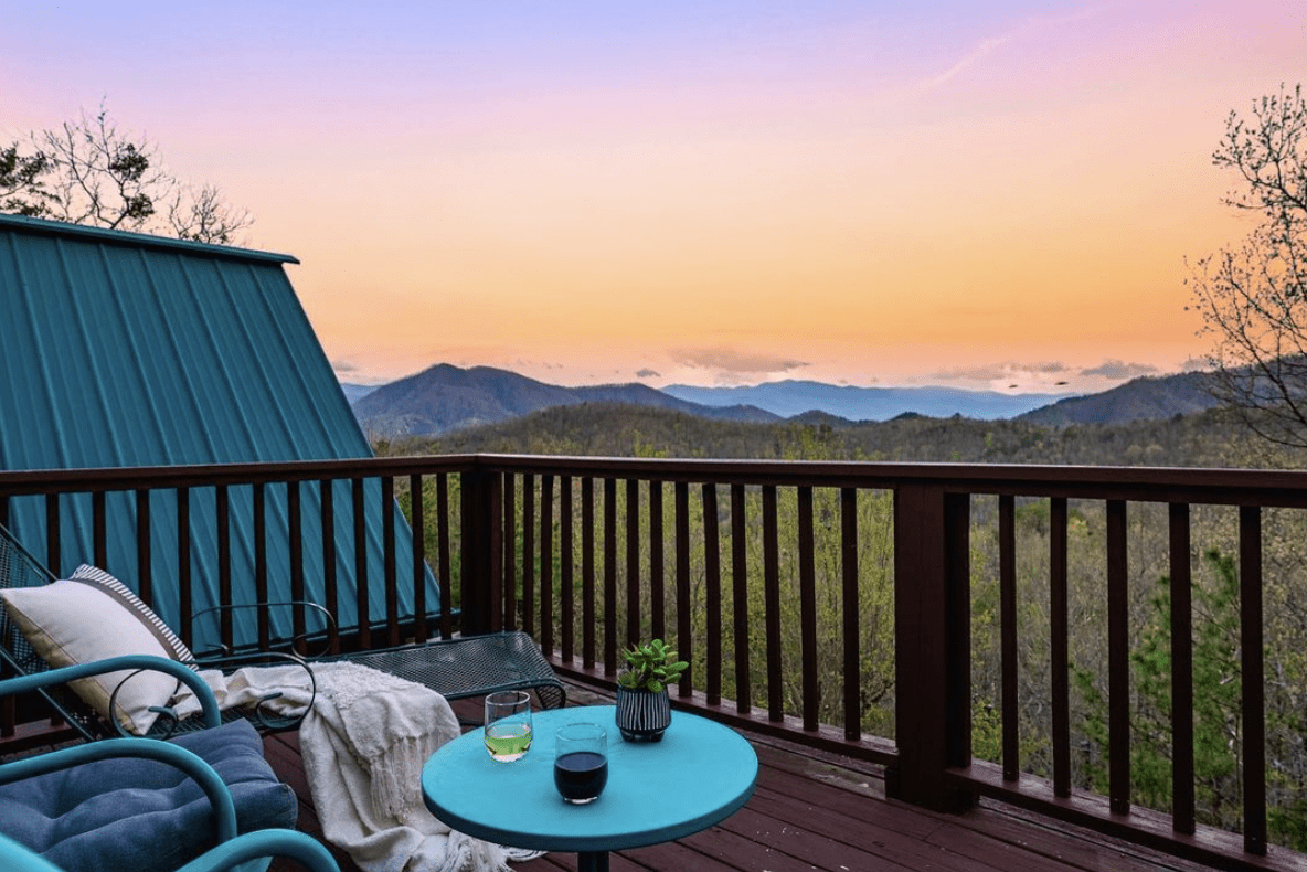 16 Best Smoky Mountain Small Towns In Tennessee & North Carolina