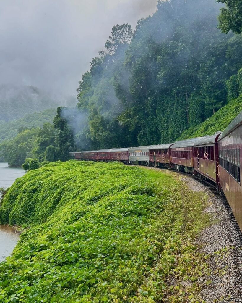 Great Smoky Mountain Railroad