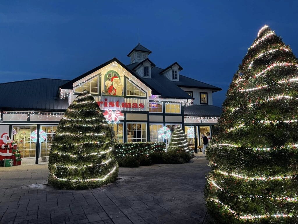 Christmas and Candles at the Apple Barn